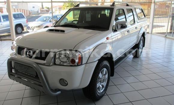 Acheter Occasion Voiture Nissan Hardbody Blanc à Beitbridge, Matabeleland South Acheter Occasion Voiture Nissan Hardbody Blanc à Beitbridge, Matabeleland South