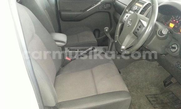 Acheter Occasion Voiture Nissan Navara Blanc à Beitbridge, Matabeleland South Acheter Occasion Voiture Nissan Navara Blanc à Beitbridge, Matabeleland South