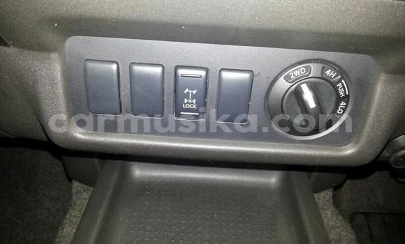 Acheter Occasion Voiture Nissan Navara Blanc à Beitbridge, Matabeleland South Acheter Occasion Voiture Nissan Navara Blanc à Beitbridge, Matabeleland South