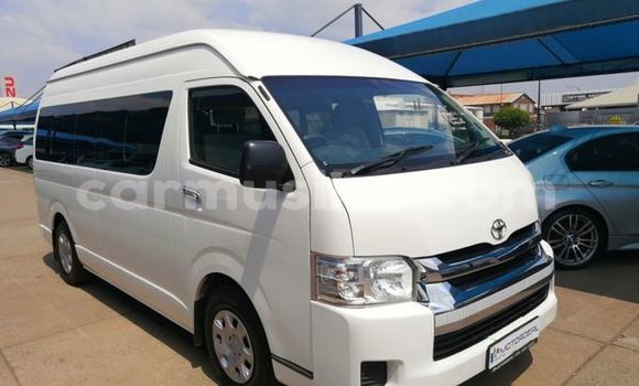 Buy Used Toyota Hiace White Car in Beitbridge in Matabeleland South