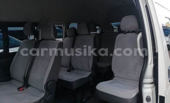 Tenga Tsaru Toyota Hiace Chena Mota in Beitbridge in Matabeleland South Tenga Tsaru Toyota Hiace Chena Mota in Beitbridge in Matabeleland South