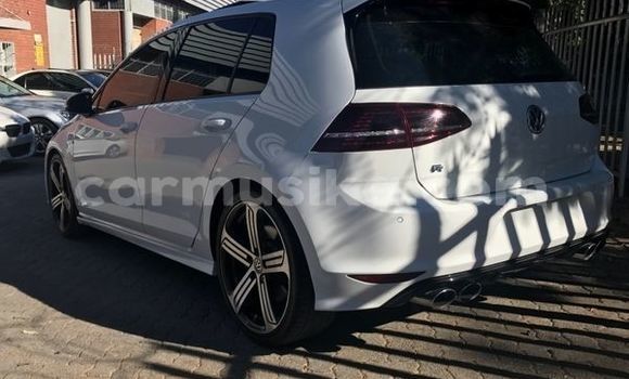 Nunua Ilio tumika Volkswagen Golf GTI Nyeupe Gari ndani ya Beitbridge nchini Matabeleland Kusini Nunua Ilio tumika Volkswagen Golf GTI Nyeupe Gari ndani ya Beitbridge nchini Matabeleland Kusini