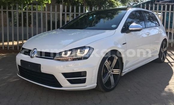 Nunua Ilio tumika Volkswagen Golf GTI Nyeupe Gari ndani ya Beitbridge nchini Matabeleland Kusini Nunua Ilio tumika Volkswagen Golf GTI Nyeupe Gari ndani ya Beitbridge nchini Matabeleland Kusini