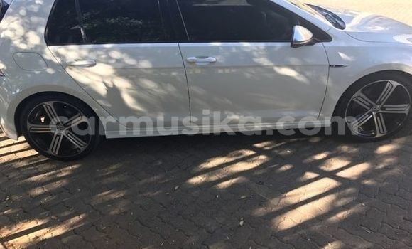 Nunua Ilio tumika Volkswagen Golf GTI Nyeupe Gari ndani ya Beitbridge nchini Matabeleland Kusini Nunua Ilio tumika Volkswagen Golf GTI Nyeupe Gari ndani ya Beitbridge nchini Matabeleland Kusini