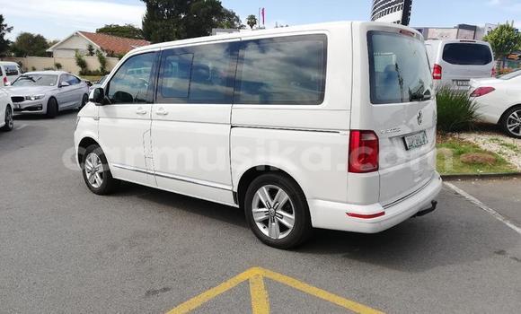 Tenga Tsaru Volkswagen Caravelle Chena Mota in Beitbridge in Matabeleland South Tenga Tsaru Volkswagen Caravelle Chena Mota in Beitbridge in Matabeleland South