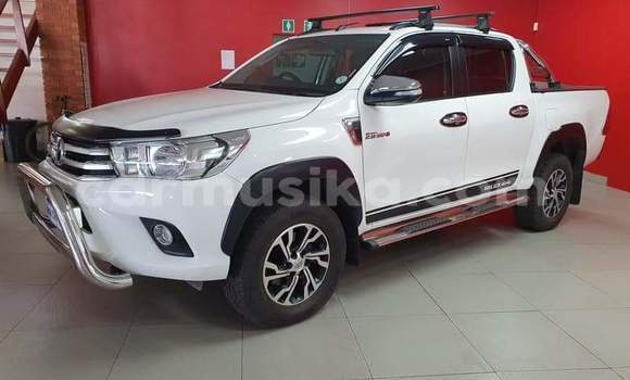Nunua Ilio tumika Toyota Hilux Nyeupe Gari ndani ya Beitbridge nchini Matabeleland Kusini Nunua Ilio tumika Toyota Hilux Nyeupe Gari ndani ya Beitbridge nchini Matabeleland Kusini