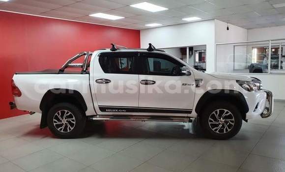 Nunua Ilio tumika Toyota Hilux Nyeupe Gari ndani ya Beitbridge nchini Matabeleland Kusini Nunua Ilio tumika Toyota Hilux Nyeupe Gari ndani ya Beitbridge nchini Matabeleland Kusini