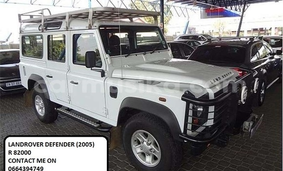 Nunua Ilio tumika Land Rover Defender Nyeupe Gari ndani ya Harare nchini Harare