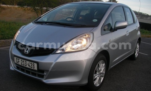 Nunua Ilio tumika Honda Jazz Fedha Gari ndani ya Harare nchini Harare