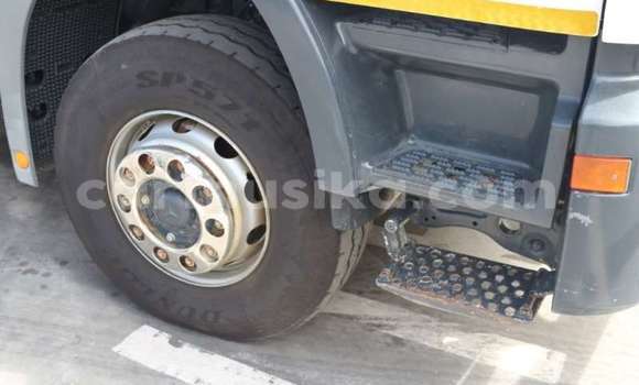 Tenga Tsaru Mercedes‒Benz Atego Chena Rori in Beitbridge in Matabeleland South Tenga Tsaru Mercedes‒Benz Atego Chena Rori in Beitbridge in Matabeleland South