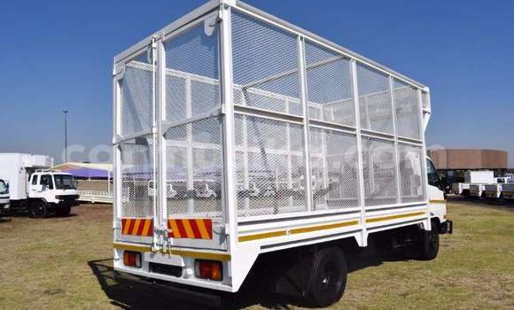 Tenga Tsaru Hyundai H200 Chena Rori in Beitbridge in Matabeleland South Tenga Tsaru Hyundai H200 Chena Rori in Beitbridge in Matabeleland South