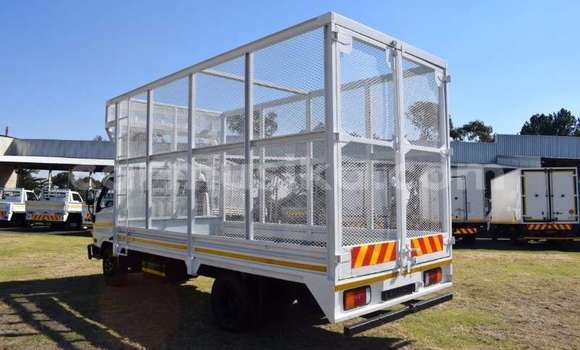 Tenga Tsaru Hyundai H200 Chena Rori in Beitbridge in Matabeleland South Tenga Tsaru Hyundai H200 Chena Rori in Beitbridge in Matabeleland South