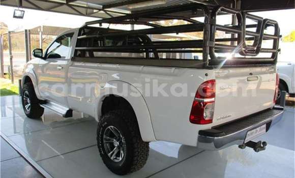 Tenga Tsaru Toyota Hilux Chena Mota in Beitbridge in Matabeleland South Tenga Tsaru Toyota Hilux Chena Mota in Beitbridge in Matabeleland South