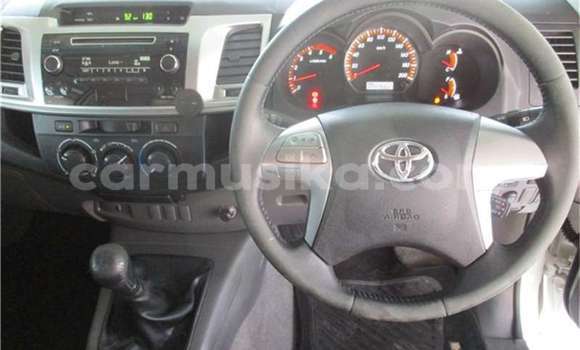 Tenga Tsaru Toyota Hilux Chena Mota in Beitbridge in Matabeleland South Tenga Tsaru Toyota Hilux Chena Mota in Beitbridge in Matabeleland South