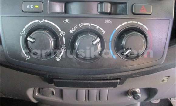 Tenga Tsaru Toyota Hilux Chena Mota in Beitbridge in Matabeleland South Tenga Tsaru Toyota Hilux Chena Mota in Beitbridge in Matabeleland South