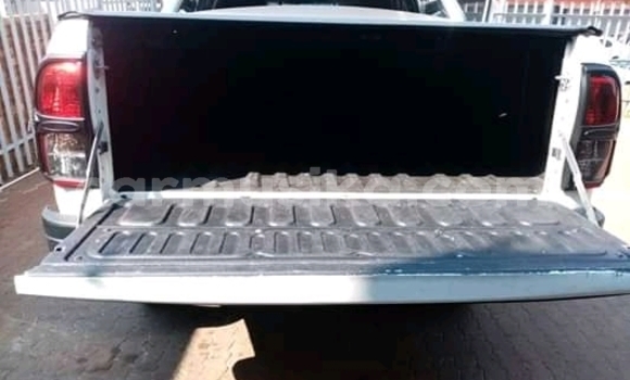 Acheter Occasion Voiture Toyota Hilux Blanc à Bindura, Mashonaland Central Acheter Occasion Voiture Toyota Hilux Blanc à Bindura, Mashonaland Central