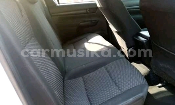 Acheter Occasion Voiture Toyota Hilux Blanc à Bindura, Mashonaland Central Acheter Occasion Voiture Toyota Hilux Blanc à Bindura, Mashonaland Central