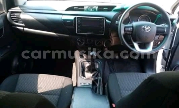 Acheter Occasion Voiture Toyota Hilux Blanc à Bindura, Mashonaland Central Acheter Occasion Voiture Toyota Hilux Blanc à Bindura, Mashonaland Central