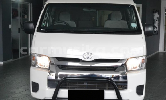 Buy Used Toyota Hiace White Car in Beitbridge in Matabeleland South Buy Used Toyota Hiace White Car in Beitbridge in Matabeleland South