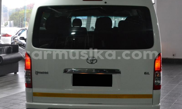 Tenga Tsaru Toyota Hiace Chena Mota in Beitbridge in Matabeleland South Tenga Tsaru Toyota Hiace Chena Mota in Beitbridge in Matabeleland South