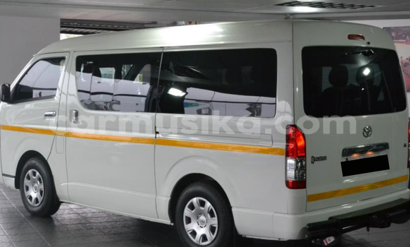 Tenga Tsaru Toyota Hiace Chena Mota in Beitbridge in Matabeleland South Tenga Tsaru Toyota Hiace Chena Mota in Beitbridge in Matabeleland South