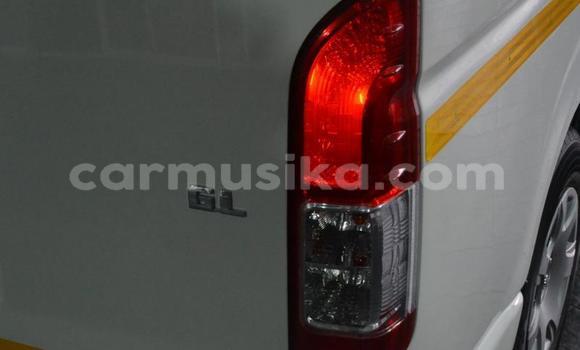 Tenga Tsaru Toyota Hiace Chena Mota in Beitbridge in Matabeleland South Tenga Tsaru Toyota Hiace Chena Mota in Beitbridge in Matabeleland South