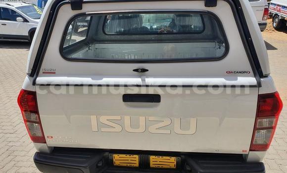 Acheter Occasion Voiture Isuzu KB Blanc à Beitbridge, Matabeleland South Acheter Occasion Voiture Isuzu KB Blanc à Beitbridge, Matabeleland South