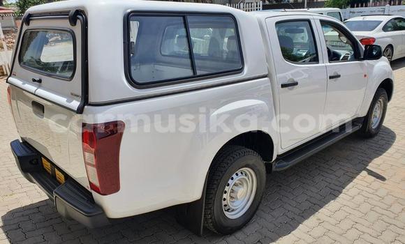 Acheter Occasion Voiture Isuzu KB Blanc à Beitbridge, Matabeleland South Acheter Occasion Voiture Isuzu KB Blanc à Beitbridge, Matabeleland South