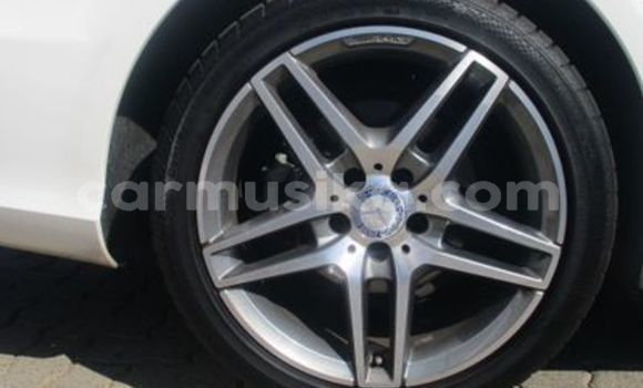 Buy Used Mercedes‒Benz E–Class White Car in Beitbridge in Matabeleland South Buy Used Mercedes‒Benz E–Class White Car in Beitbridge in Matabeleland South