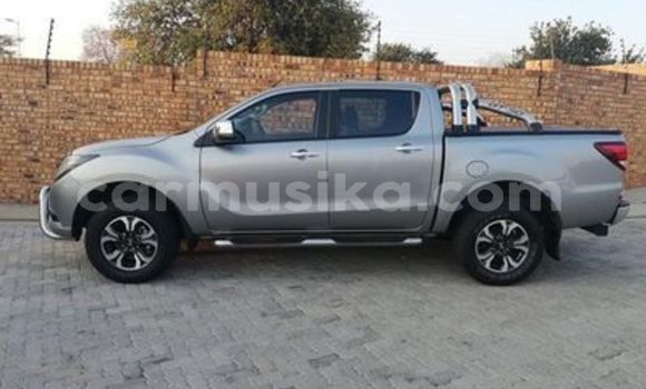 Nunua Ilio tumika Mazda BT-50 Brown Gari ndani ya Beitbridge nchini Matabeleland Kusini Nunua Ilio tumika Mazda BT-50 Brown Gari ndani ya Beitbridge nchini Matabeleland Kusini