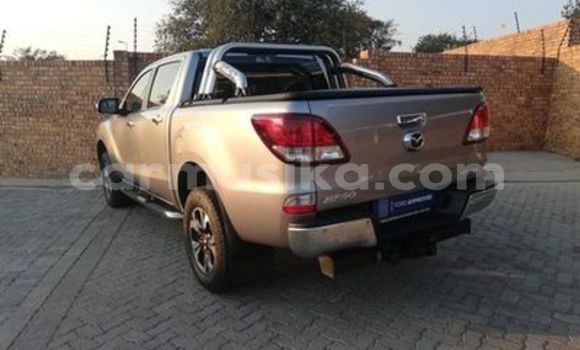Nunua Ilio tumika Mazda BT-50 Brown Gari ndani ya Beitbridge nchini Matabeleland Kusini Nunua Ilio tumika Mazda BT-50 Brown Gari ndani ya Beitbridge nchini Matabeleland Kusini