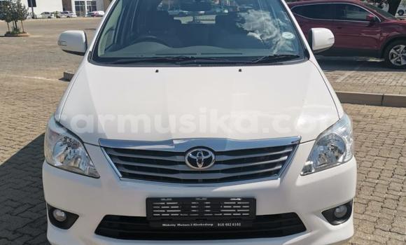 Acheter Occasion Voiture Toyota Innova Blanc à Beitbridge, Matabeleland South