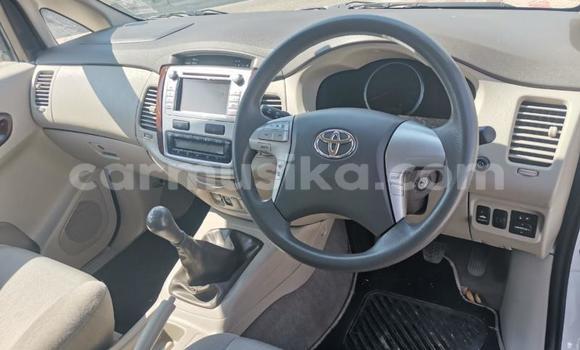 Nunua Ilio tumika Toyota Innova Nyeupe Gari ndani ya Beitbridge nchini Matabeleland Kusini Nunua Ilio tumika Toyota Innova Nyeupe Gari ndani ya Beitbridge nchini Matabeleland Kusini