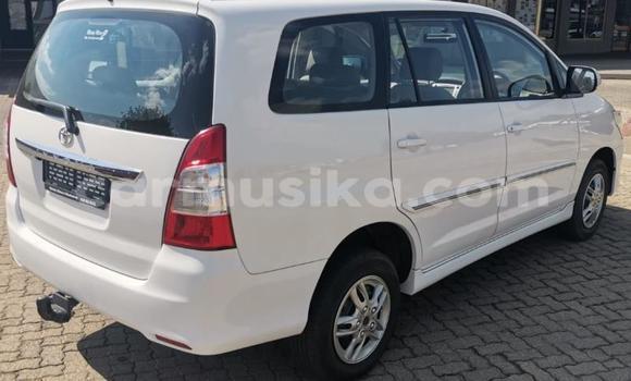 Nunua Ilio tumika Toyota Innova Nyeupe Gari ndani ya Beitbridge nchini Matabeleland Kusini Nunua Ilio tumika Toyota Innova Nyeupe Gari ndani ya Beitbridge nchini Matabeleland Kusini