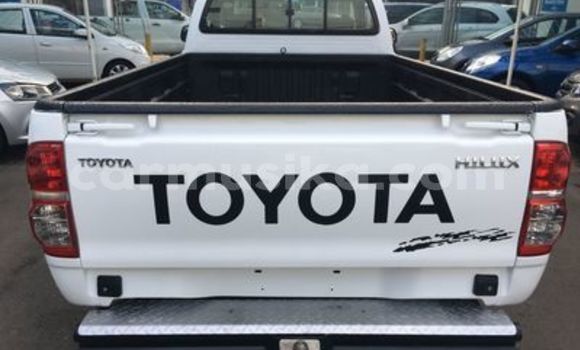 Buy Used Toyota Hilux White Car in Beitbridge in Matabeleland South Buy Used Toyota Hilux White Car in Beitbridge in Matabeleland South