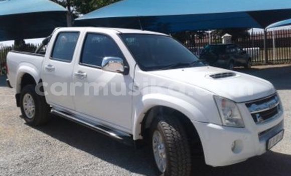 Buy Used Isuzu KB White Car in Beitbridge in Matabeleland South Buy Used Isuzu KB White Car in Beitbridge in Matabeleland South