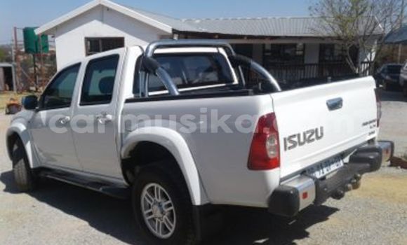 Buy Used Isuzu KB White Car in Beitbridge in Matabeleland South Buy Used Isuzu KB White Car in Beitbridge in Matabeleland South