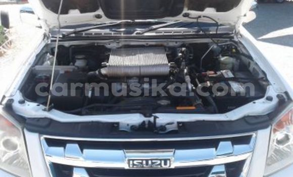 Buy Used Isuzu KB White Car in Beitbridge in Matabeleland South Buy Used Isuzu KB White Car in Beitbridge in Matabeleland South