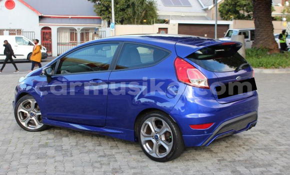 Acheter Occasion Voiture Ford Fiesta ST Bleu à Beitbridge, Matabeleland South Acheter Occasion Voiture Ford Fiesta ST Bleu à Beitbridge, Matabeleland South