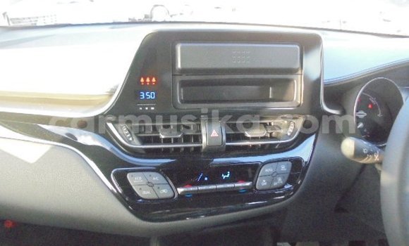 Acheter Occasion Voiture Toyota Harrier Noir à Beitbridge, Matabeleland South Acheter Occasion Voiture Toyota Harrier Noir à Beitbridge, Matabeleland South