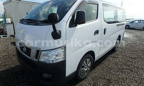 Buy Used Nissan Caravan White Car in Beitbridge in Matabeleland South