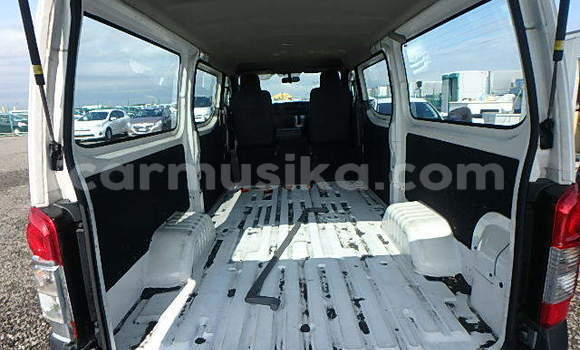 Acheter Occasion Voiture Nissan Caravan Blanc à Beitbridge, Matabeleland South Acheter Occasion Voiture Nissan Caravan Blanc à Beitbridge, Matabeleland South
