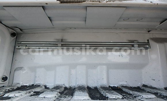 Acheter Occasion Voiture Nissan Caravan Blanc à Beitbridge, Matabeleland South Acheter Occasion Voiture Nissan Caravan Blanc à Beitbridge, Matabeleland South