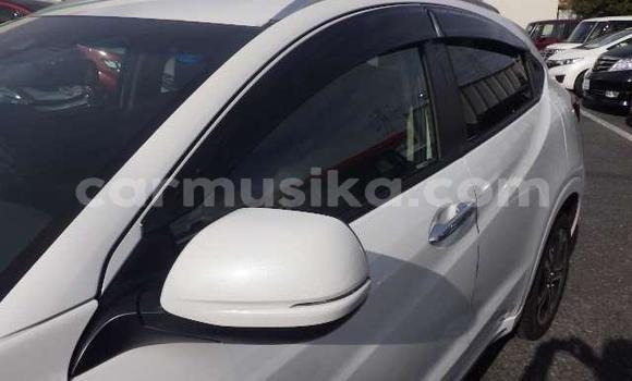 Acheter Occasion Voiture Honda Vezel Blanc à Beitbridge, Matabeleland South Acheter Occasion Voiture Honda Vezel Blanc à Beitbridge, Matabeleland South