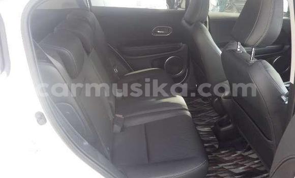 Acheter Occasion Voiture Honda Vezel Blanc à Beitbridge, Matabeleland South Acheter Occasion Voiture Honda Vezel Blanc à Beitbridge, Matabeleland South