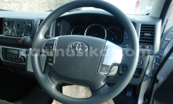 Acheter Occasion Voiture Toyota Hiace Gris à Beitbridge, Matabeleland South Acheter Occasion Voiture Toyota Hiace Gris à Beitbridge, Matabeleland South