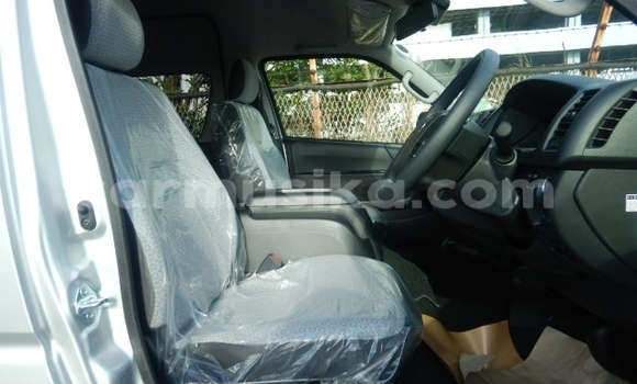 Acheter Occasion Voiture Toyota Hiace Gris à Beitbridge, Matabeleland South Acheter Occasion Voiture Toyota Hiace Gris à Beitbridge, Matabeleland South