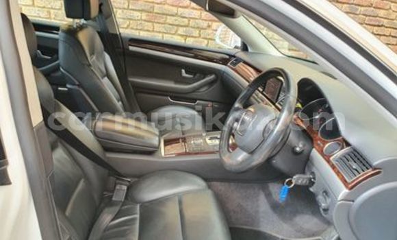 Nunua Ilio tumika Audi A8 Nyeupe Gari ndani ya Beitbridge nchini Matabeleland Kusini Nunua Ilio tumika Audi A8 Nyeupe Gari ndani ya Beitbridge nchini Matabeleland Kusini