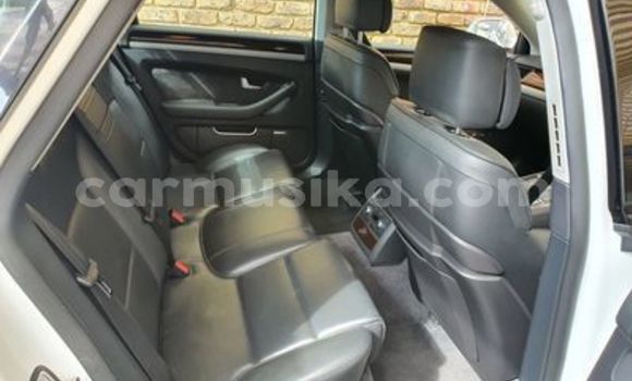Nunua Ilio tumika Audi A8 Nyeupe Gari ndani ya Beitbridge nchini Matabeleland Kusini Nunua Ilio tumika Audi A8 Nyeupe Gari ndani ya Beitbridge nchini Matabeleland Kusini