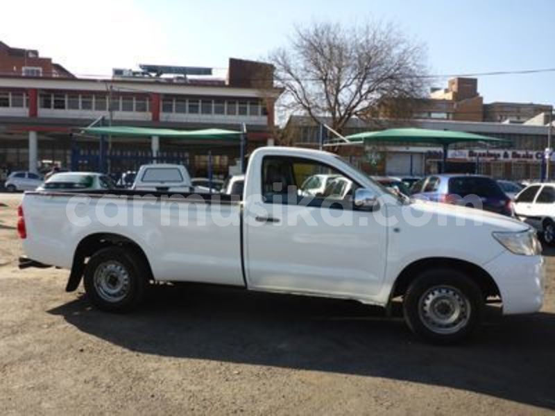 Big with watermark toyota hilux matabeleland south beitbridge 18379